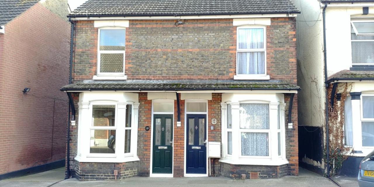 Comfortable Victorian 3 Bedroom Semi-Detached House With Fast Wi-Fi Sittingbourne Kültér fotó