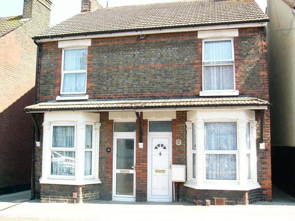Comfortable Victorian 3 Bedroom Semi-Detached House With Fast Wi-Fi Sittingbourne Kültér fotó